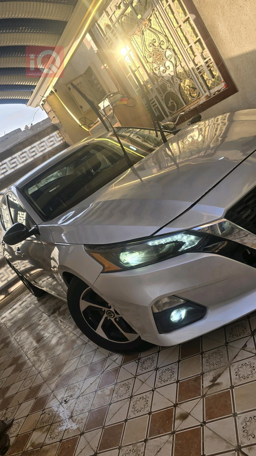 نيسان ألتيما